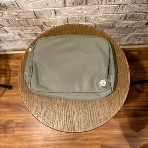 Lululemon everywhere large belt bag